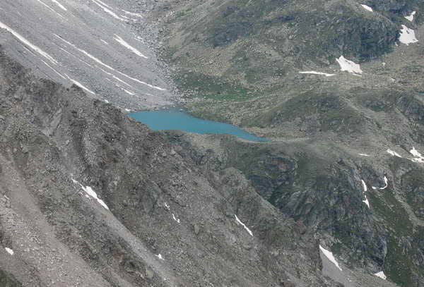 Верхнее озеро (2909 м) в долине Кичи-Марка