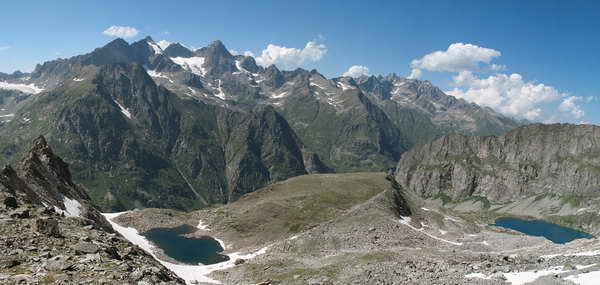 Озера под вершиной Нахар и перевалом Туров