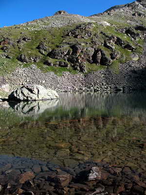 Озеро 3053 м в долине Кетмала, притоке Джалпаккола