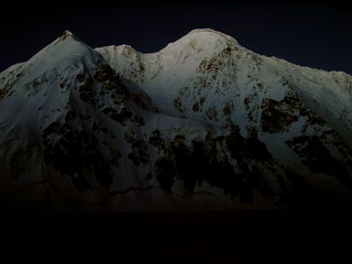 Вершина Шхара перед рассветом. Безенги, Кавказ